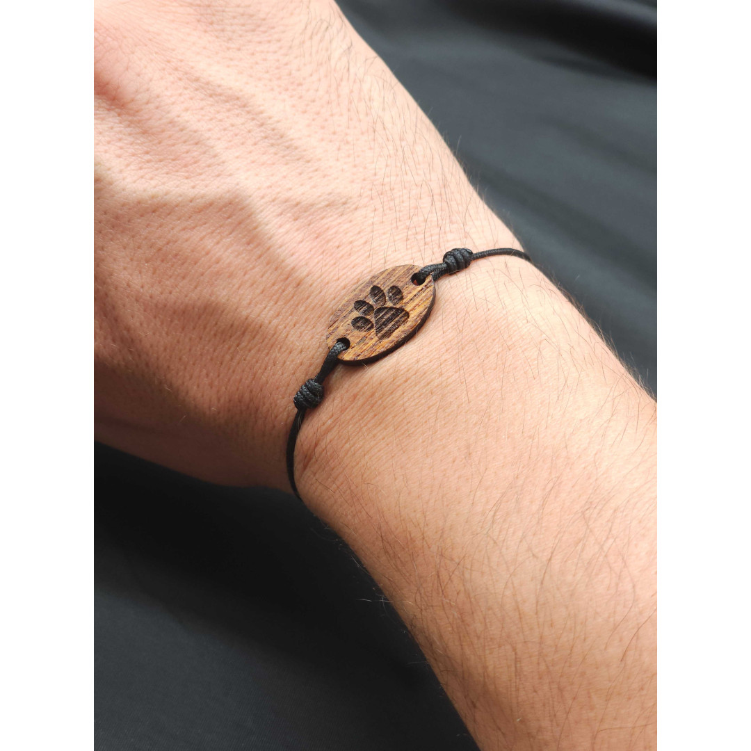 Unisex Animal Paw Bracelet – Oak Wood Craftsmanship